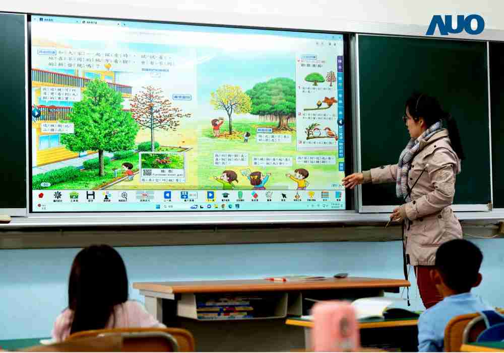 PA直营与达擎共同开发的〝远程设备管理系统〞，，透过流畅的多功能安装模式、、直觉设计的整合操作接口，，，可同时管理多部设备，，，，改善学校的设备管理痛点